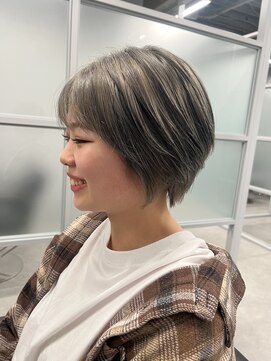 ネウィ 所沢(newi) シルバーグレージュ