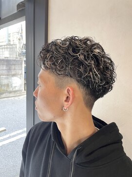 MEN’S HAIR/サーフカール/刈り上げセンターパート/千葉駅