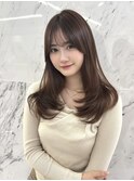 ベージュ×レイヤーカット