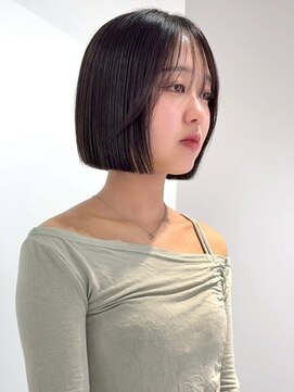 ヴィヴィー 青山表参道店(ViVIE) タッセルボブはシースルーバングで幼くならない
