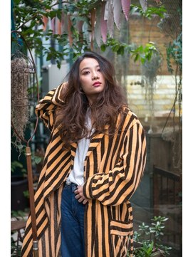 リブロ 三軒茶屋(LIBRO) くせ毛ロンググラデーションカラー(LIBRO三軒茶屋)