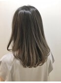 オリーブグレージュバレイヤージュ