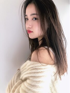 ヌイ 横浜(nui) セピアベージュ_耳かけウェーブパーマフォギーベージュ