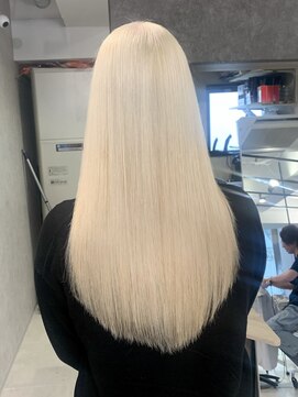 ロウル 渋谷(LOWRL) ホワイトブロンド/ケアブリーチ/ダブルカラー