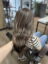 ヴィフ 大船(VIF)&nbsp;ハイライトカラーグレーベージュアッシュグレージュカラー大船駅