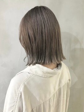 マジコ 原宿(Magico) ボブ/ミルクティーベージュカラー/ブリーチ/大人ミディ/原宿