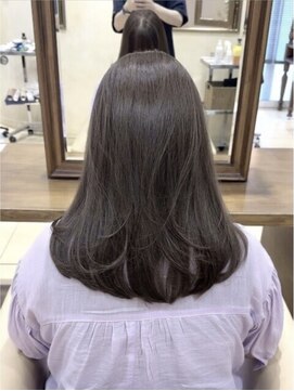 ザック ヴィ(ZACC  vie) レイヤーカット/セミロング/艶カラー/学割U24