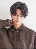 スーツ短髪ツーブロック束感モテる黒髪シークレットパーマ流行