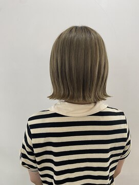 ヘアーアンドメイクアップモパ 外ハネボブ