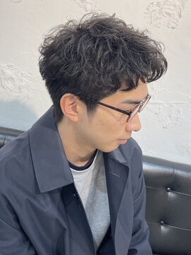 クオンヒール 淀屋橋店(QUON HEAL) スペインカール/スパイキーショート/フェザーパーマ/フェード×