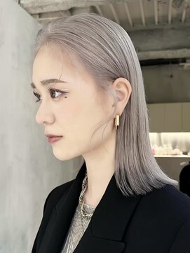 ソル ジングウマエ(SOL JINGUMAE) 切りっぱなしミディアム顔周りレイヤーペールピンクベージュ30代