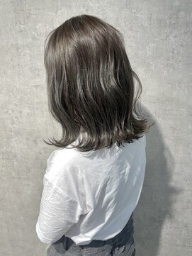 シー(shii..) 《shii../内城》#ハイライトカラー #透明感カラー