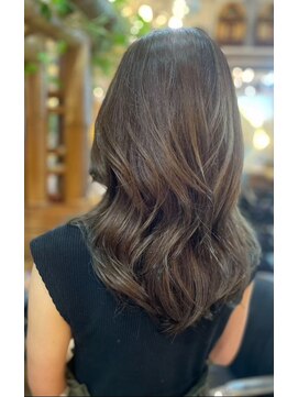 シークレットミラーズ(SECRET MIRRORS) ツヤショコラブラウン×レイヤーアクセント