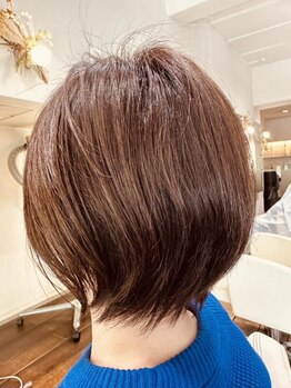 【平安通】大人女性も素敵にイメージチェンジ。小顔に見せる効果のあるショートボブなら《Flap》へ♪