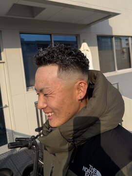 カイ(X) オールバックパーマ/刈り上げ