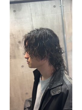 アールイーバイインク 渋谷(Re. by INK.) ニュアンスウルフリバースセンターパートニュアンスパーマ渋谷