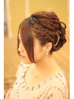 レアリス ヘアーデザイン(REALIS hair design)&nbsp;編み込み後ろでまとめる