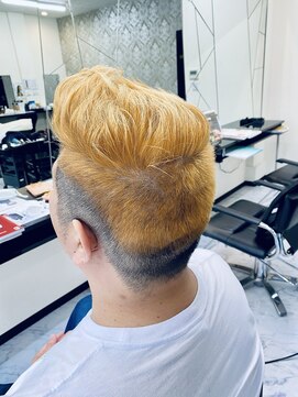 レヴィア(Revia) ジェットモヒカンスタイル