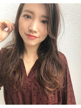 ソワリー 栄(THOiRY) THOiRY【女性らしい柔らかヘア】似合わせ小顔艶髪ゆる巻きロング