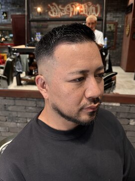 フォーコーナーズカットショップスリーセント 栄(FourCornersCutShop 3/cent) クルーカット/大人ビジネス/ビジネスヘア/大人フェード