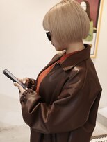 ウィム(wim)&nbsp;『ハイトーンボブ』ホワイトブロンド/ホワイトベージュ/ミニボブ