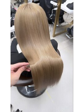 ロンド レア 天神大名店(Lond Le’a) 着物/ミディアムレイヤーカット/似合わせカット/大人ガーリー