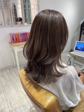 レイラバイアフロート 吉祥寺(Lila by afloat) レイヤーカット／顔まわり／ミディアムレイヤー/ハッシュカット