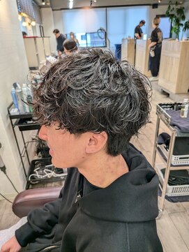 コワファーストナガサキシャンプーボーイ(COIFF1RST NAGASAKI SHAMPOO BOY) 目上マッシュ×王道シャドウパーマ