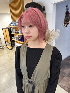 ハイク(HYKE) ピンクカラー×顔まわりレイヤーショートウルフ