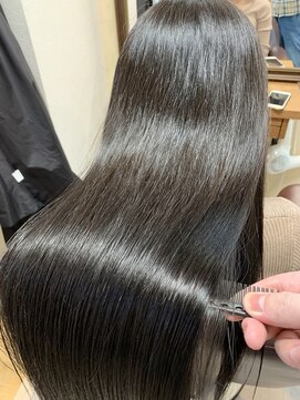 トゥーリ(tuuli) 髪質改善エステトリートメント☆浦田陽平