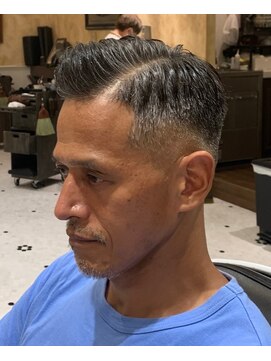 ルドローブラントオオサカ(LUDLOW BLUNT Osaka) 【LUDLOW BLUNT】ロマンスグレー 七三分け サイドパート50代60代