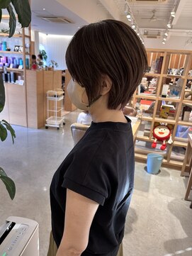 アドラーブル 万代店 (adorable) 30代40代50代/白髪ぼかしハイライト/ショートカット/グレージュ