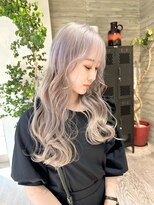 ヲタク(wotaku.)&nbsp;ホワイトカラーホワイトシルバーハイトーンケアブリーチ巻き髪