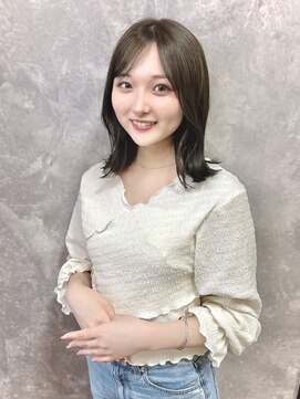 シオ ヘアー デザイン(Sio. hair design) オリーブベージュカラー×可愛いミディアムヘア