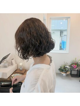 バウ(Baw) カーリーボブ