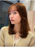 ミディアムレイヤー小顔カットワンカール内巻きシースルー前髪