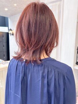 キャアリー(Caary) 福山市美容室Caaryレイヤーミディアムヘア春赤みピンクカラー