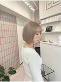 イメチェン/ホワイトブロンド/外ハネボブ/美髪/渋谷