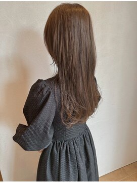 トップヘアーヒルズ 安城(TOP HAIR HILLS) ナチュラルレイヤーカット × シルキーアッシュブラウン