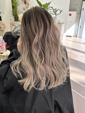 ヌエン 渋谷(NU/EN) 【shou】秋のトレンド外国人風バレイヤージュとミルクベージュ