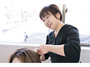 ヘアメイク アムールの写真/スタッフ全員が美容師歴30年以上のベテランスタイリストなので、信頼してお任せできます！