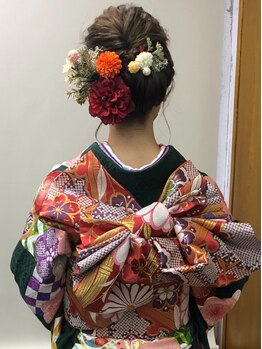 美容室デラリンクルの写真/早朝料金なし◎成人式・卒業式・結婚式などの着付けはお任せ!プロの技術で着崩れ知らずの快適な日に♪