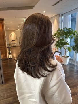 ザック ヴィ(ZACC  vie) レイヤーカット/セミロング/艶カラー/学割U24