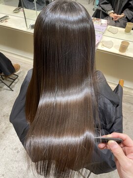 ロロ(ro-ro) 【恵比寿 ro-ro】枝毛激減髪質改善潤艶髪トリートメント