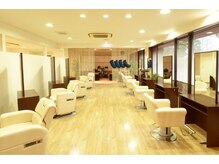 クラーロ アマンテ(Claro amante)の雰囲気（広々とした店内で１人一人丁寧に施術させていただきます♪[ボブ]）