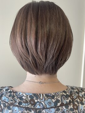 シリ アンド ブラント(siri and brunt) 大人丸みショートボブ