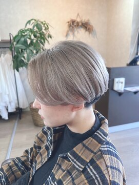 アルレン(Allen) ハイトーンショート【ホワイトベージュ/宇都宮/刈り上げ】