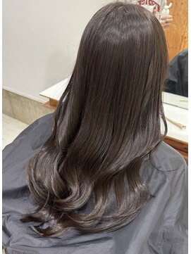 オリーブベージュ