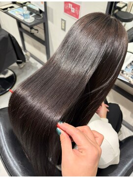 ニール(Neale.) 髪質改善縮毛矯正12.18黒髪