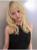 《SOYON》ハイトーンハッシュカットミディアム